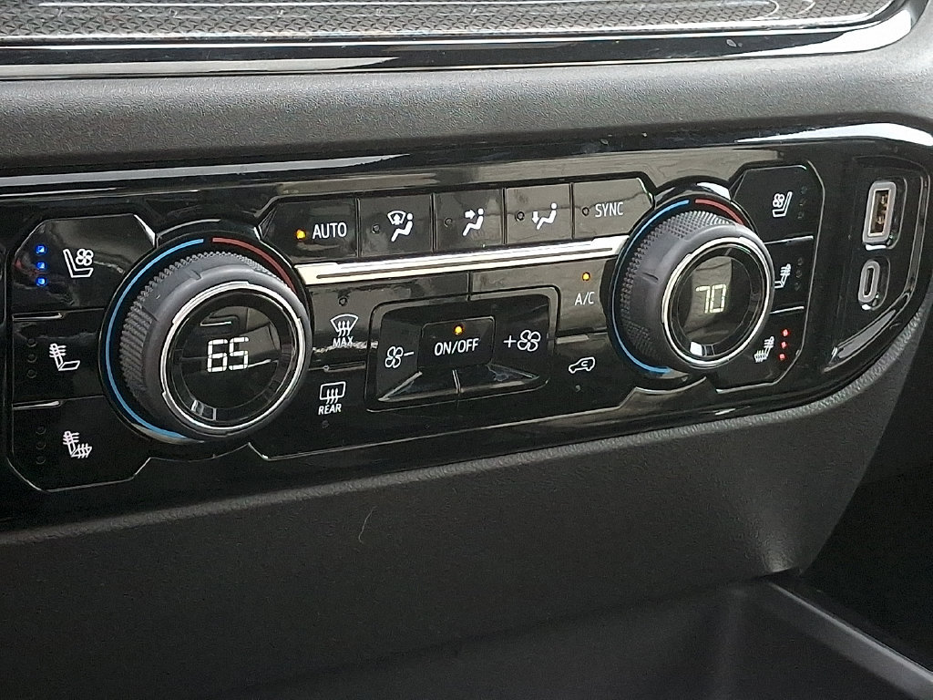 Certified 2025 Chevrolet Silverado 1500 ZR2 w/ Technology Package AWD/4WD image 17