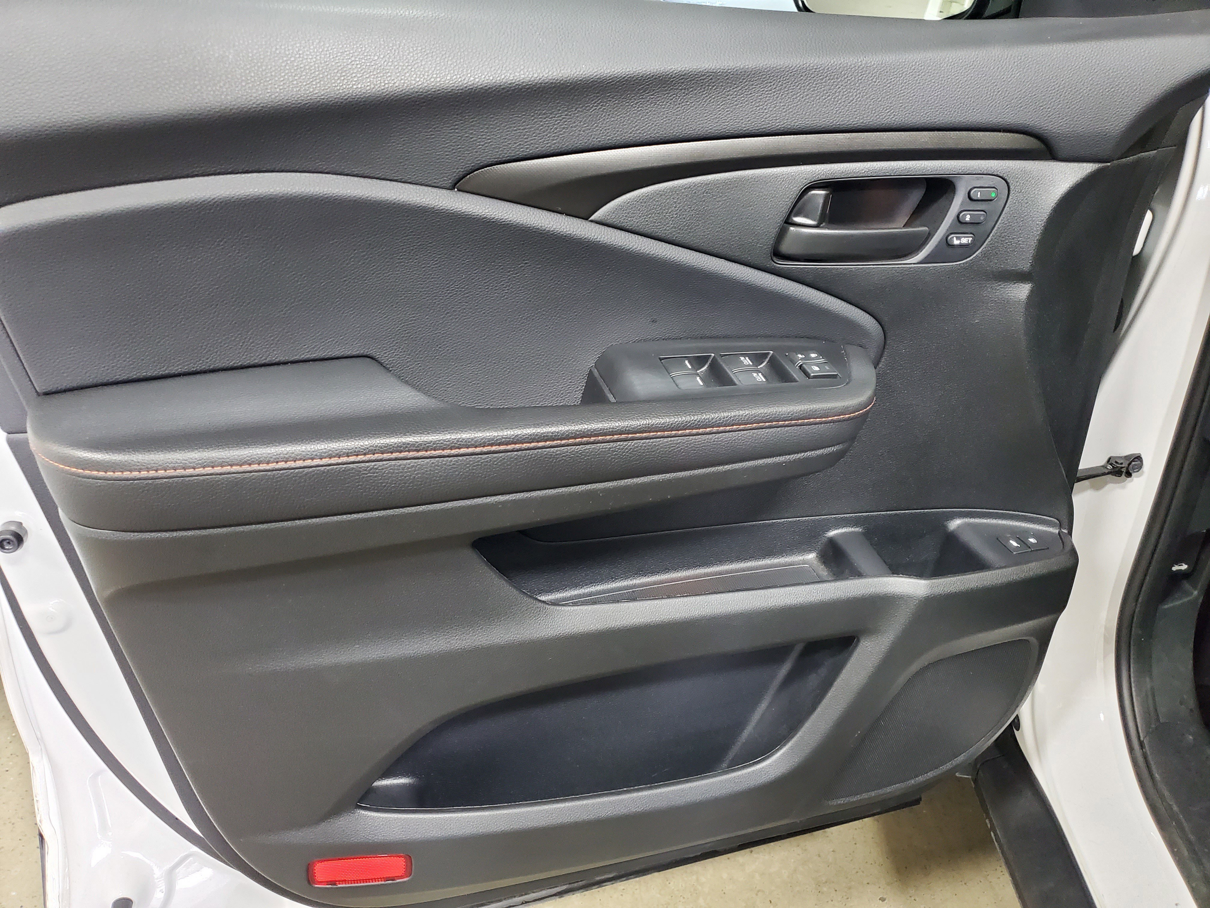 Certified 2025 Honda Passport TrailSport image 22
