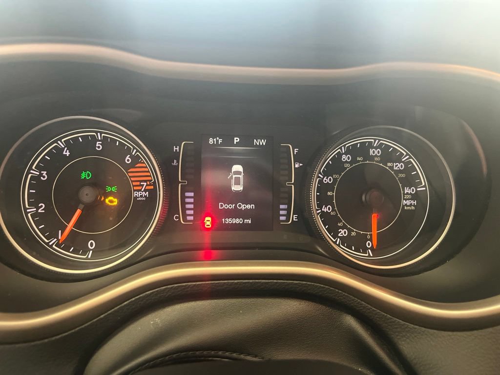 Used 2016 Jeep Cherokee Latitude AWD/4WD image 5