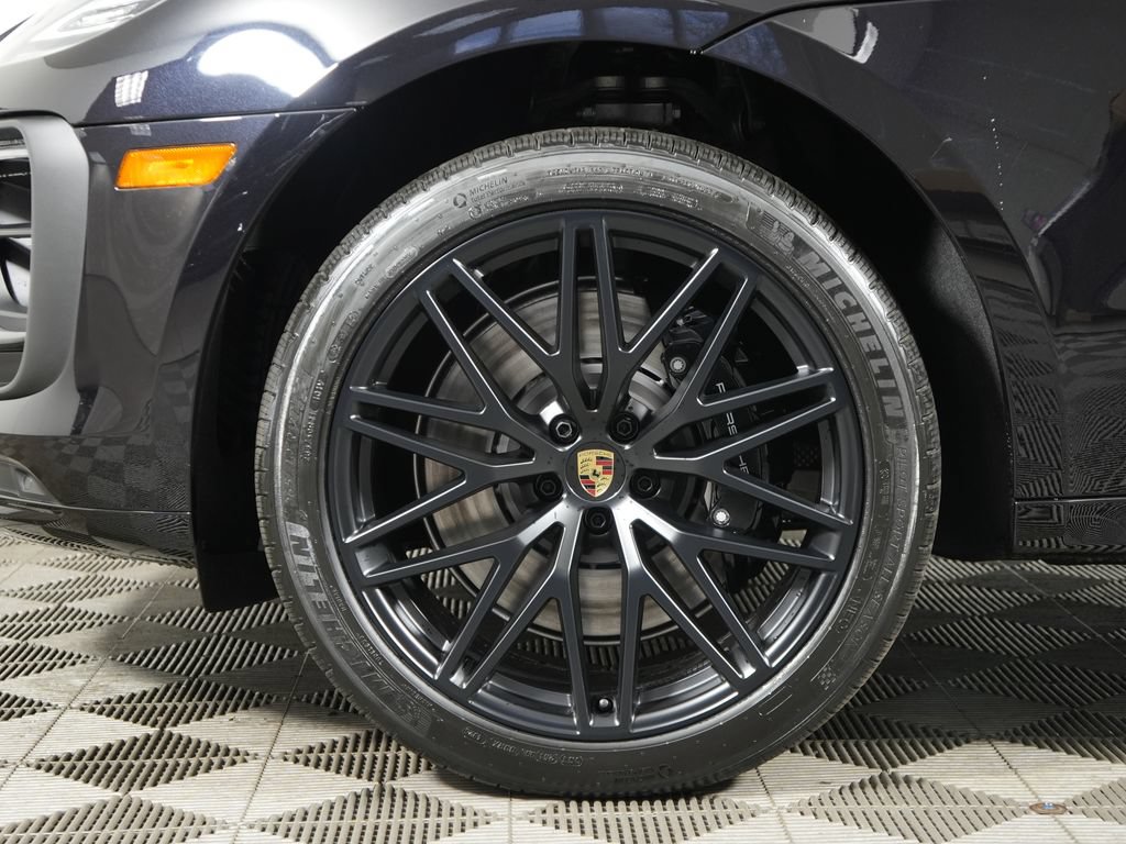 New 2026 Porsche Macan GTS AWD/4WD image 13