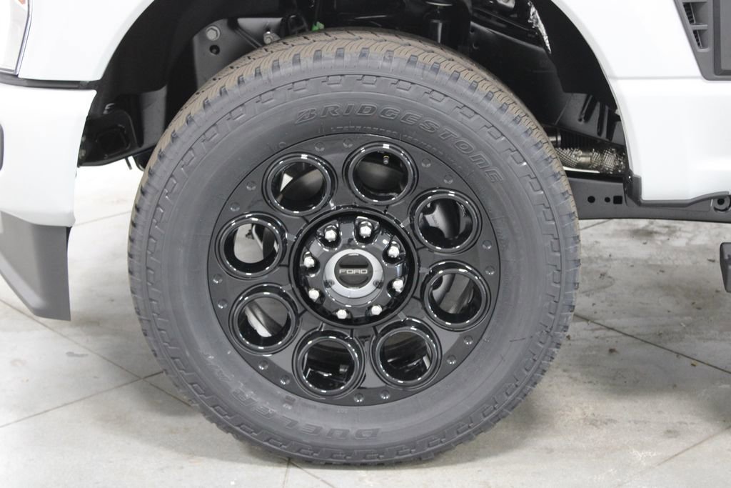 New 2026 Ford F250 Lariat w/ Black Appearance Package image 18