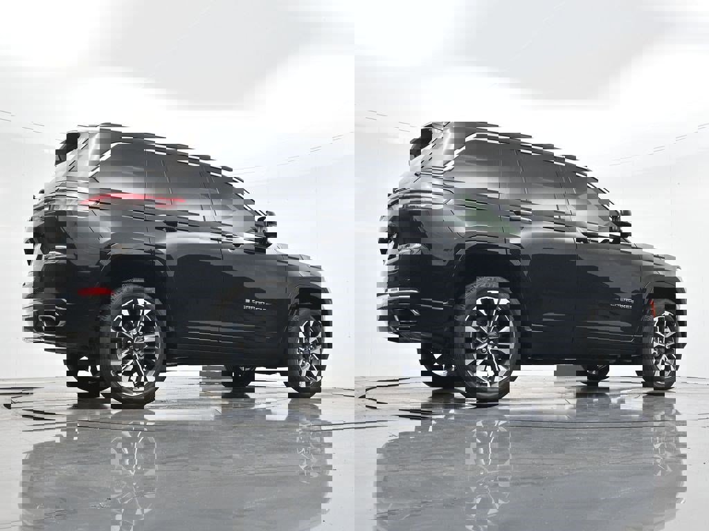 Used 2023 Jeep Grand Cherokee Overland image 31