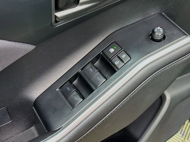 Used 2023 Toyota Highlander L image 18