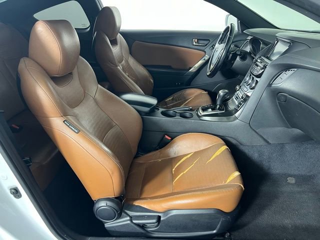 Used 2015 Hyundai Genesis 3.8 image 9
