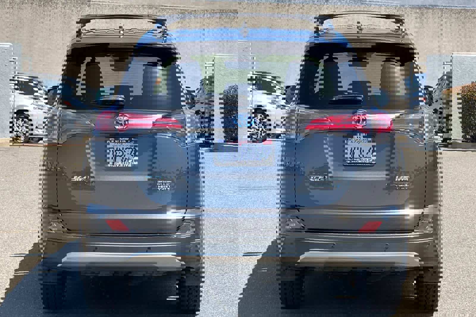 Used 2017 Toyota RAV4 Limited AWD/4WD image 8