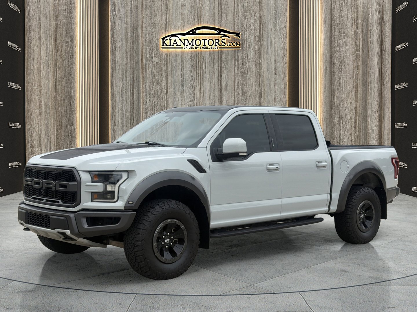 Used 2017 Ford F150 Raptor w/ Equipment Group 802A Luxury AWD/4WD image 5