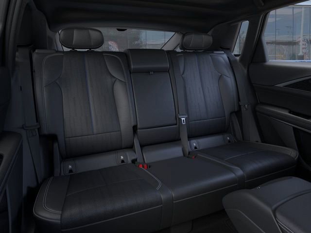 New 2025 Cadillac Lyriq Luxury image 17