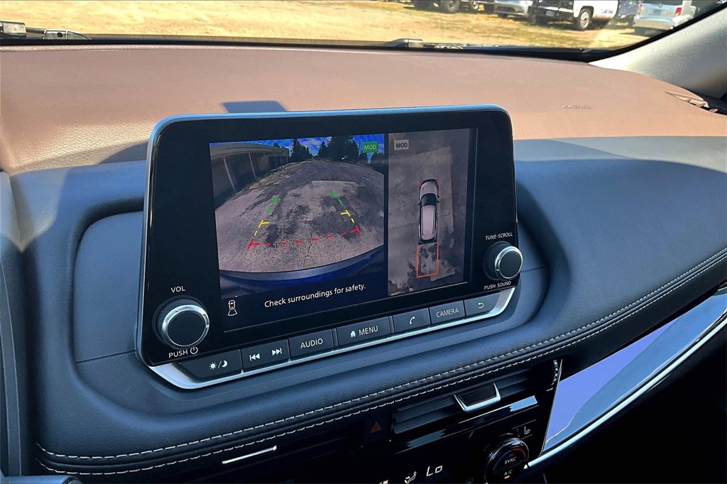 Used 2023 Nissan Rogue SL image 29