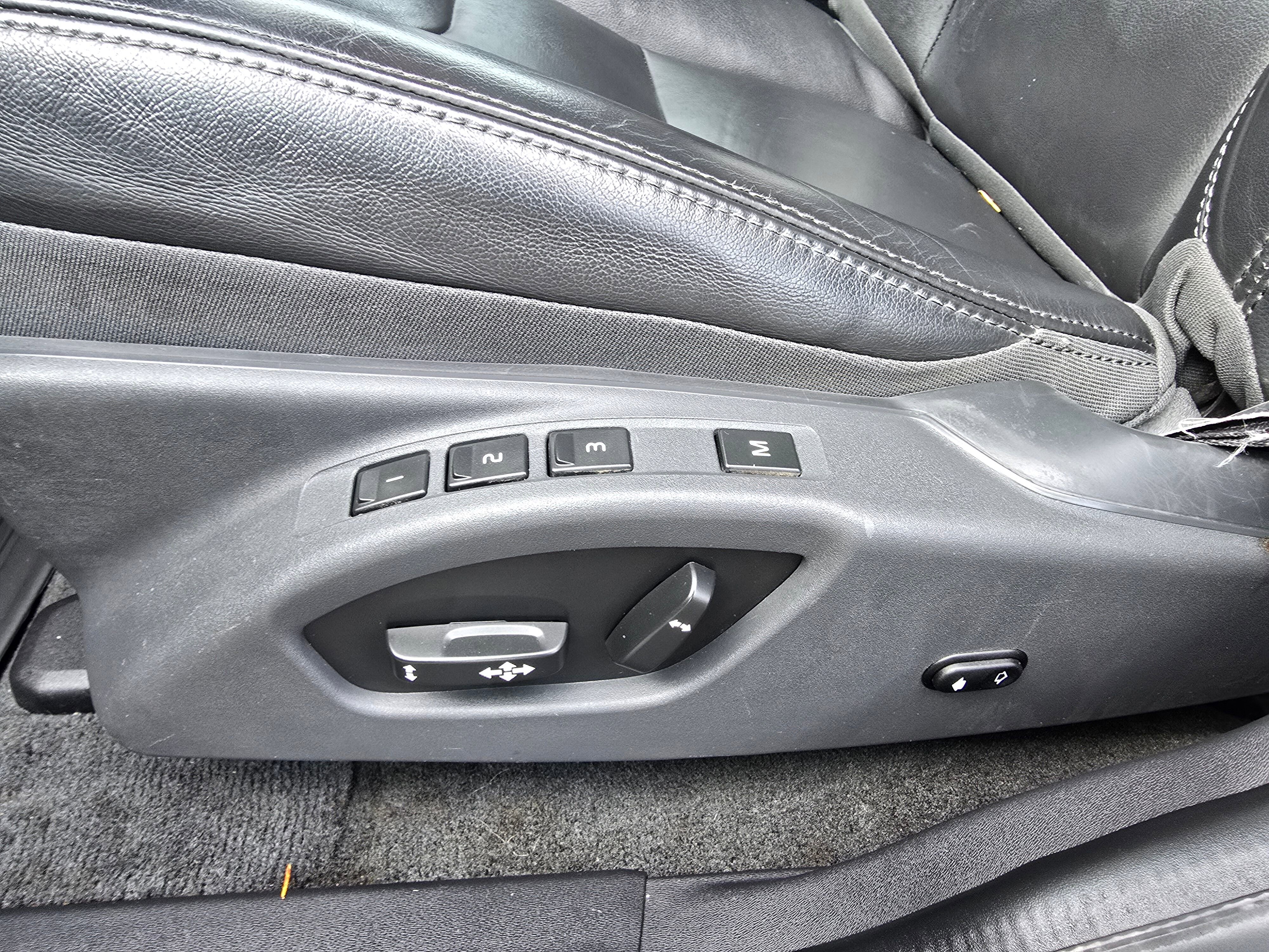 Used 2017 Volvo XC60 T6 Inscription w/ Preferred Option Package image 26