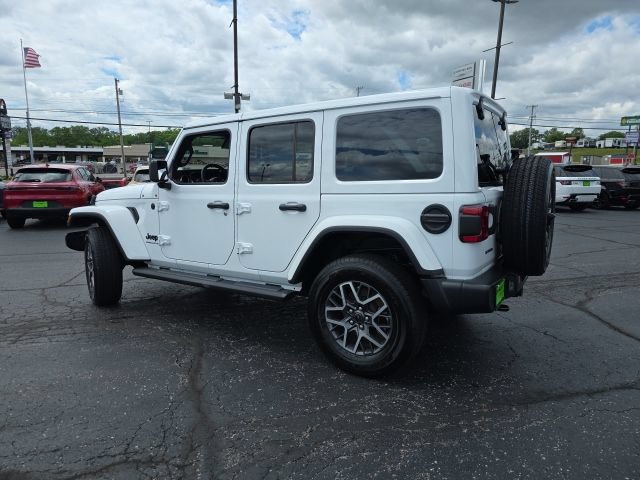 Used 2025 Jeep Wrangler Unlimited Sahara w/ Safety Group AWD/4WD image 4