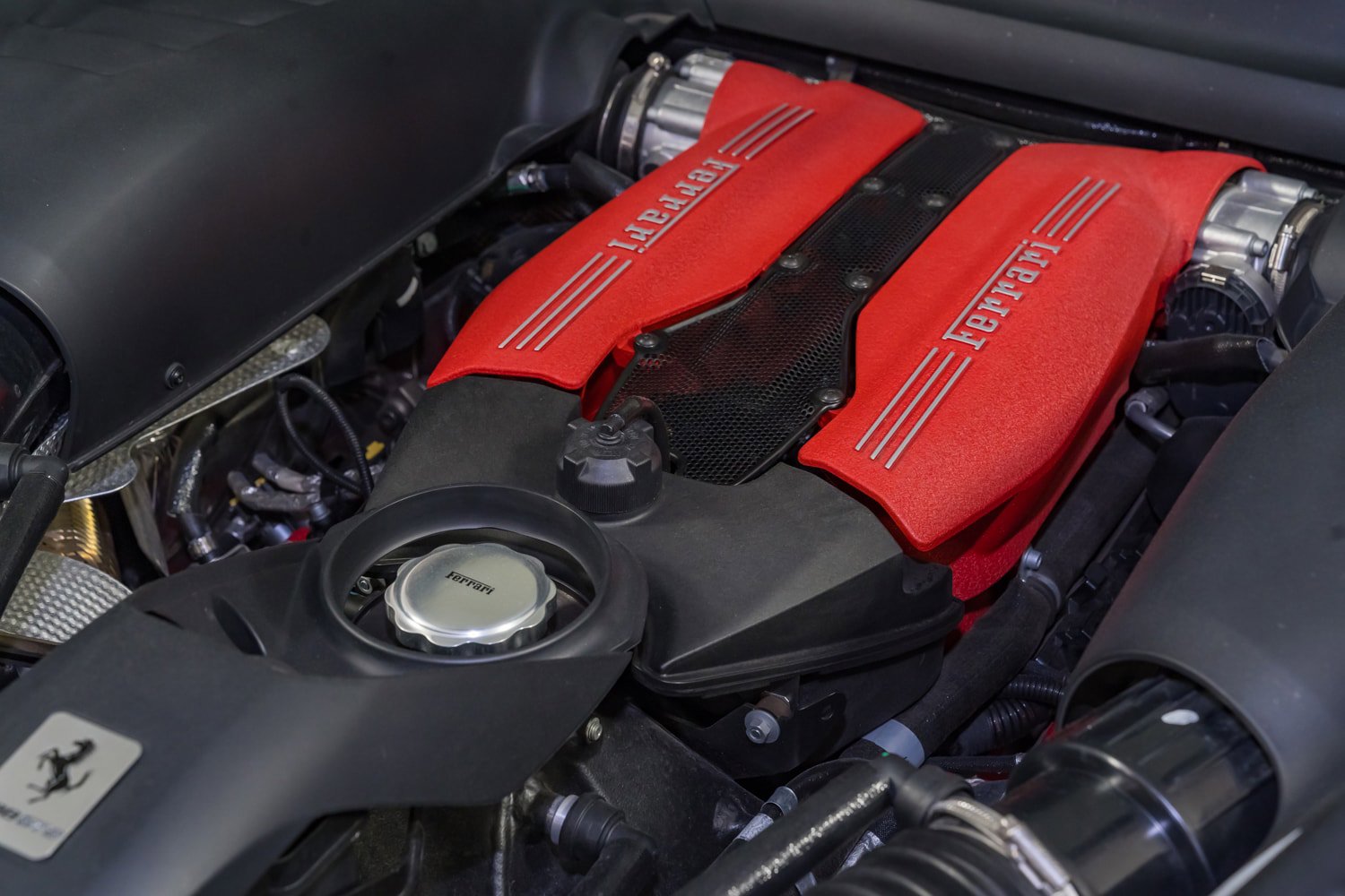 Used 2018 Ferrari 488 GTB RWD image 42