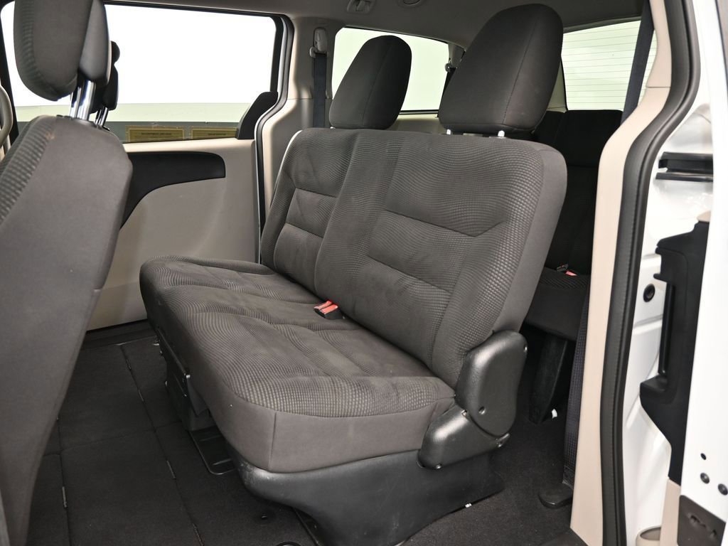Used 2020 Dodge Grand Caravan SE image 27