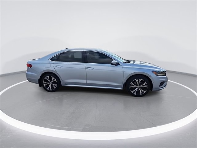 Used 2020 Volkswagen Passat 2.0T SEL image 9