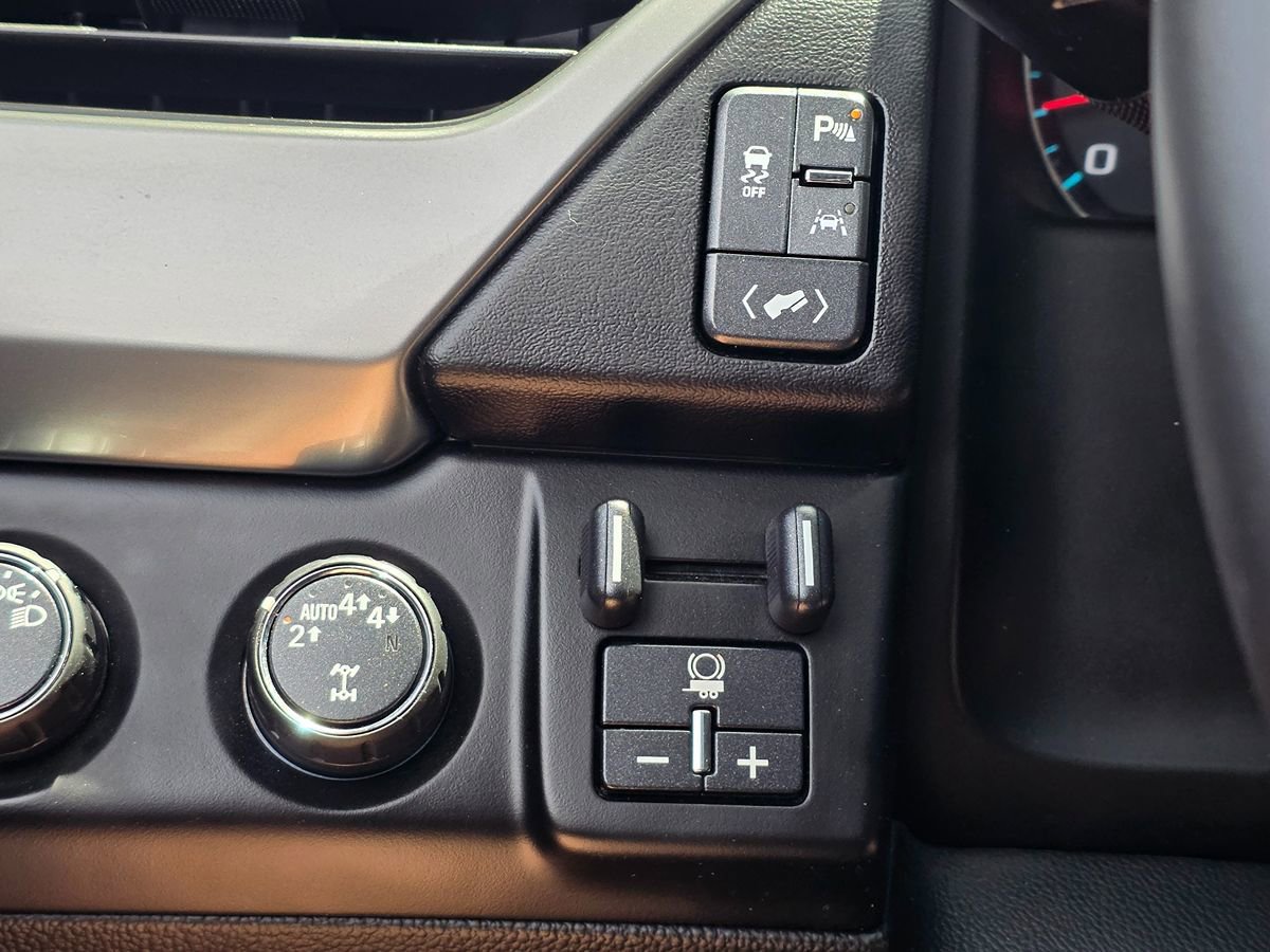 Used 2018 Chevrolet Tahoe LT image 46
