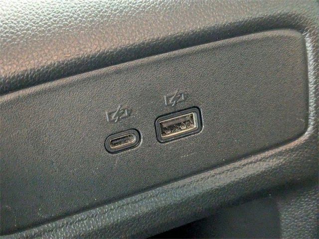 Used 2025 Chevrolet Trax LT w/ LT Convenience Package image 25