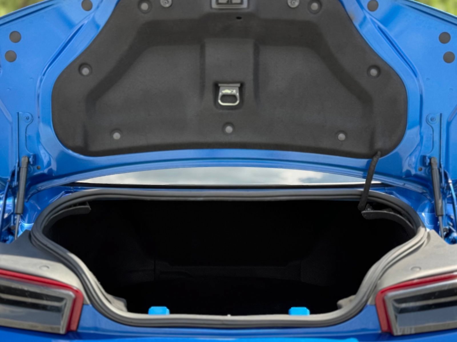 Used 2017 Chevrolet Camaro LT RWD image 46