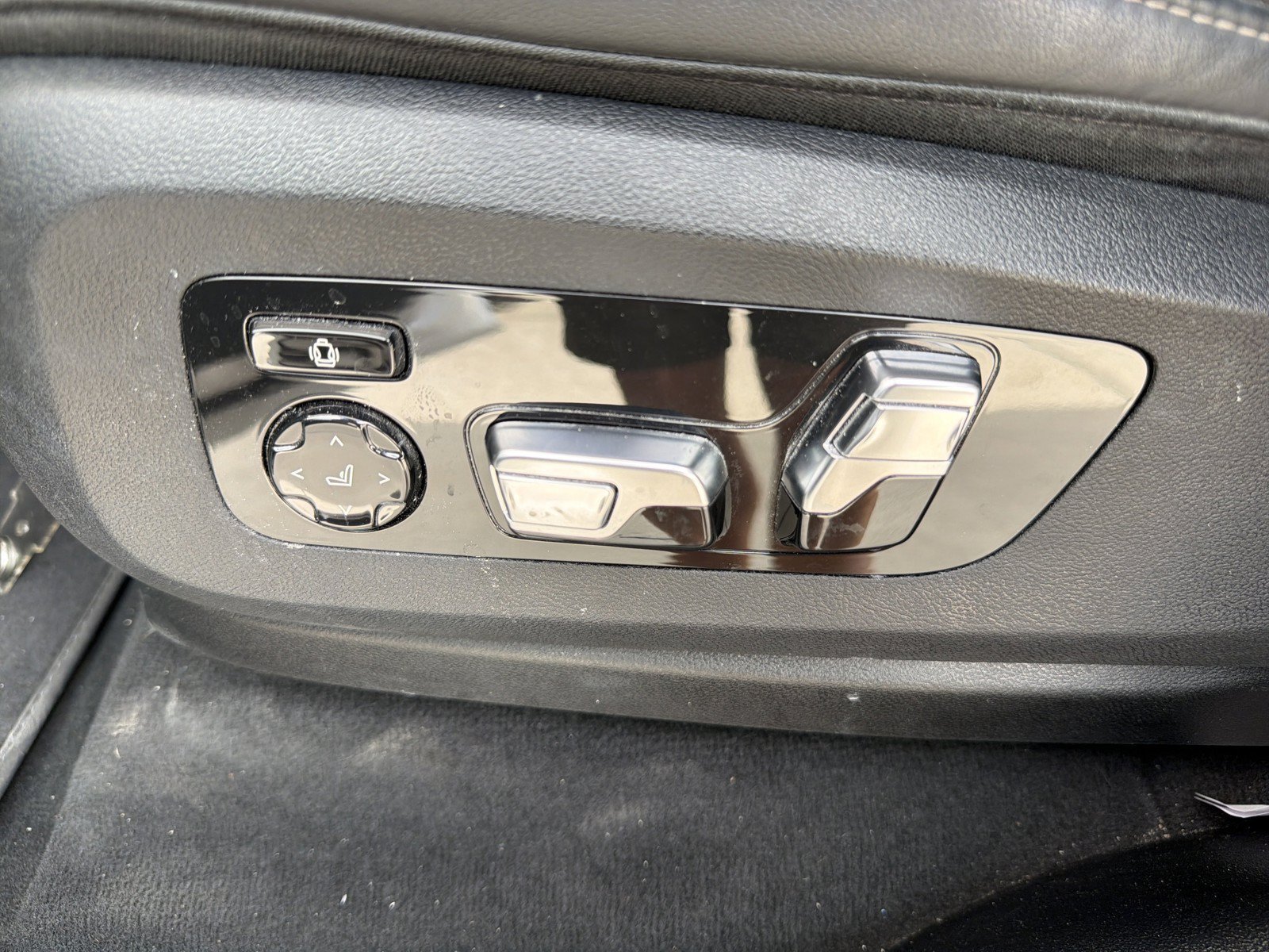 Certified 2026 BMW X7 xDrive40i AWD/4WD image 26