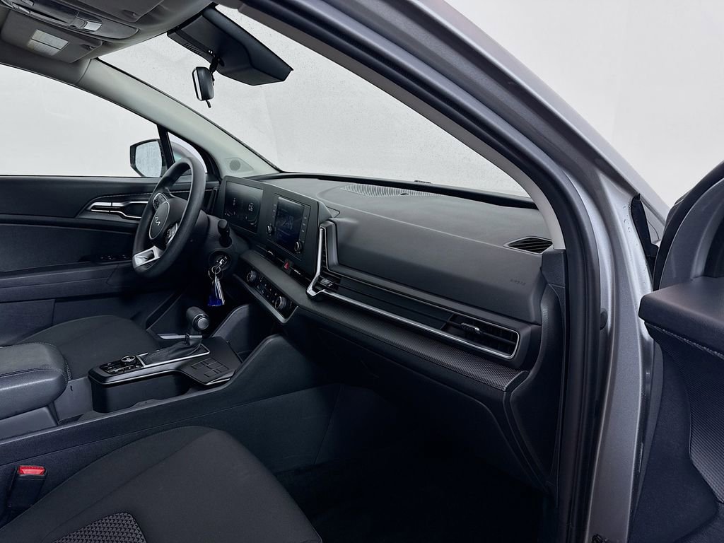 Used 2024 Kia Sportage LX image 27