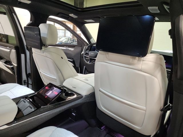 Used 2026 Cadillac Escalade V image 35