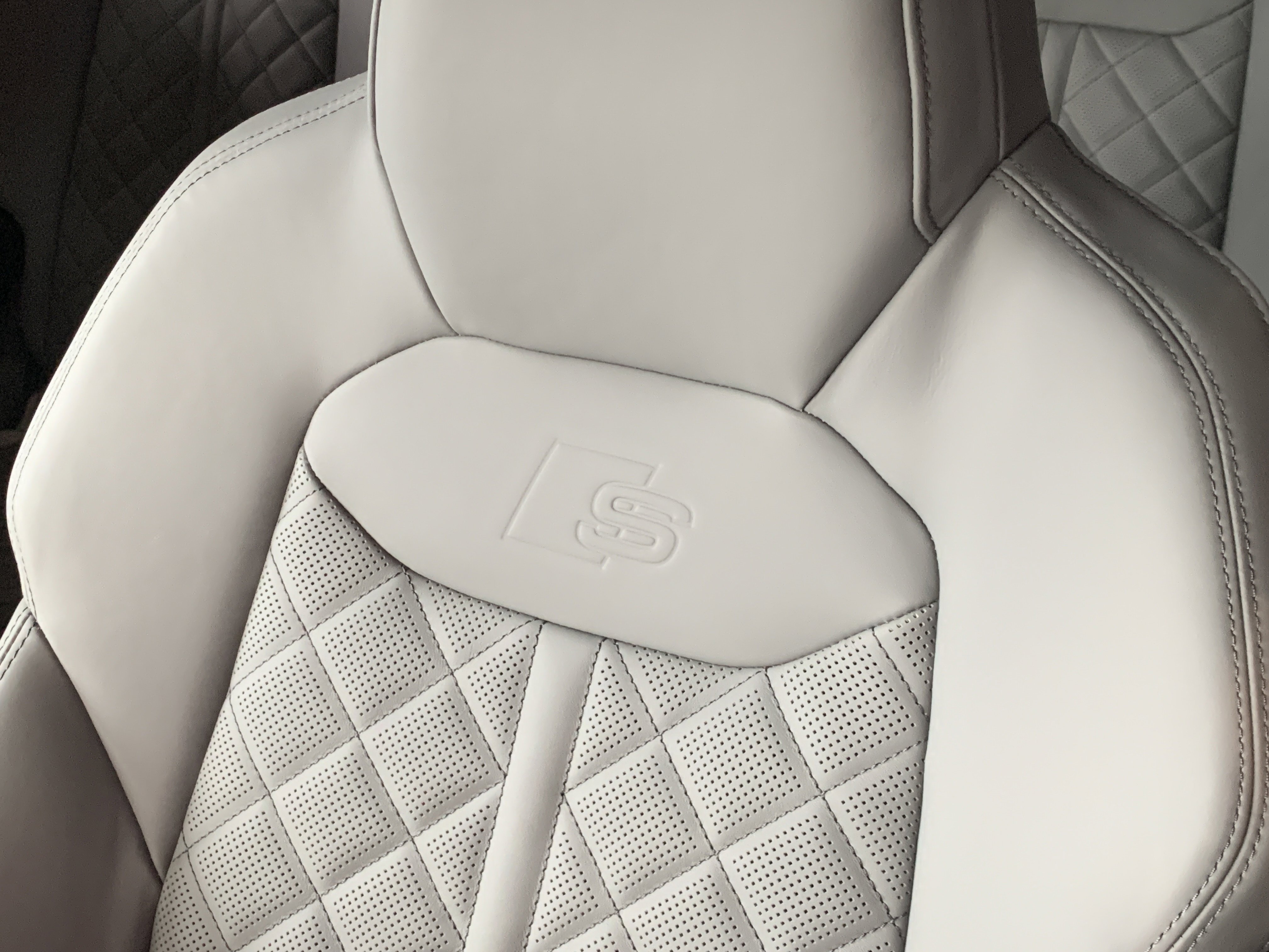 New 2026 Audi SQ8 Premium Plus image 13