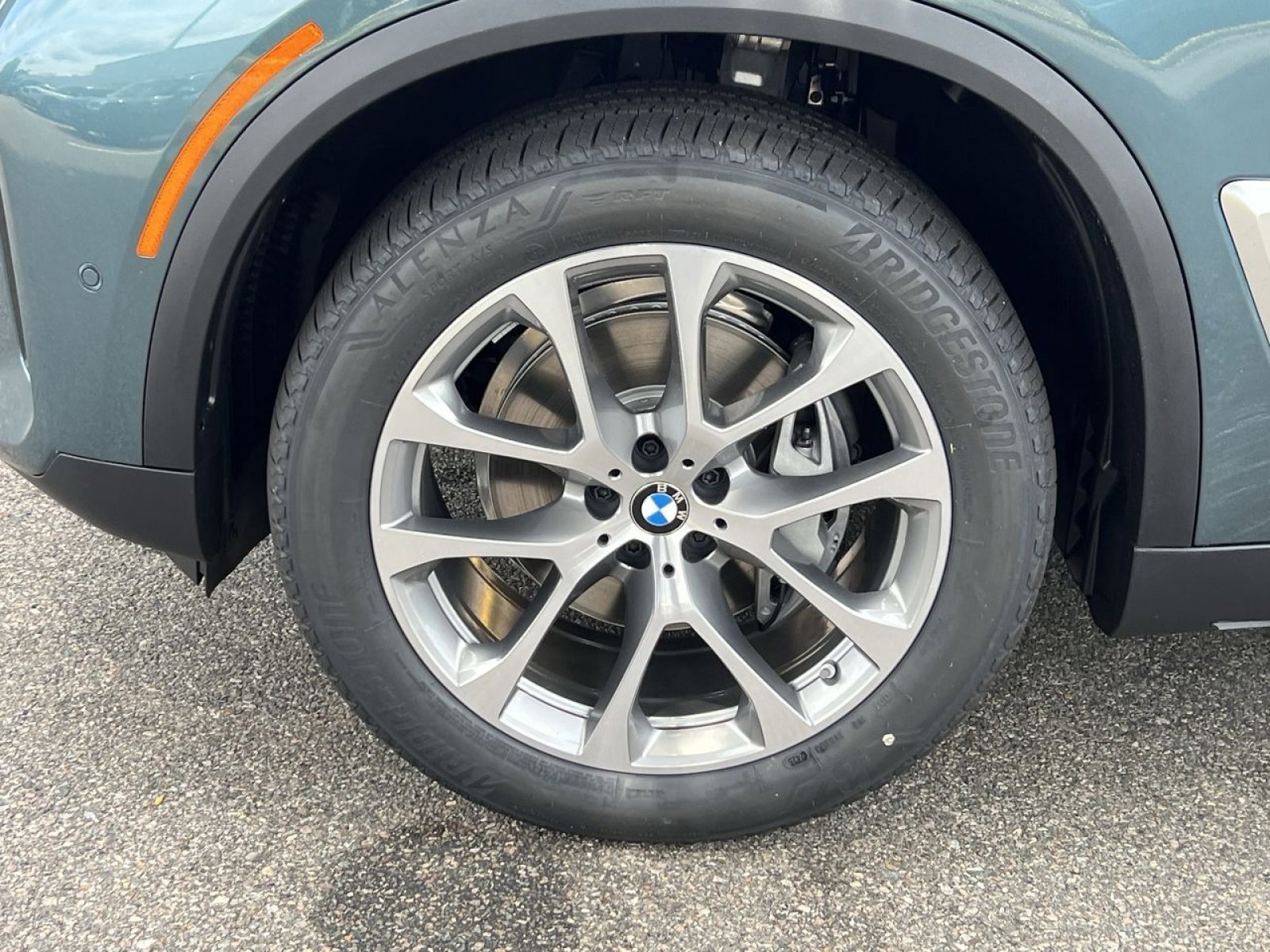 New 2026 BMW X5 xDrive40i w/ Climate Comfort Package image 9