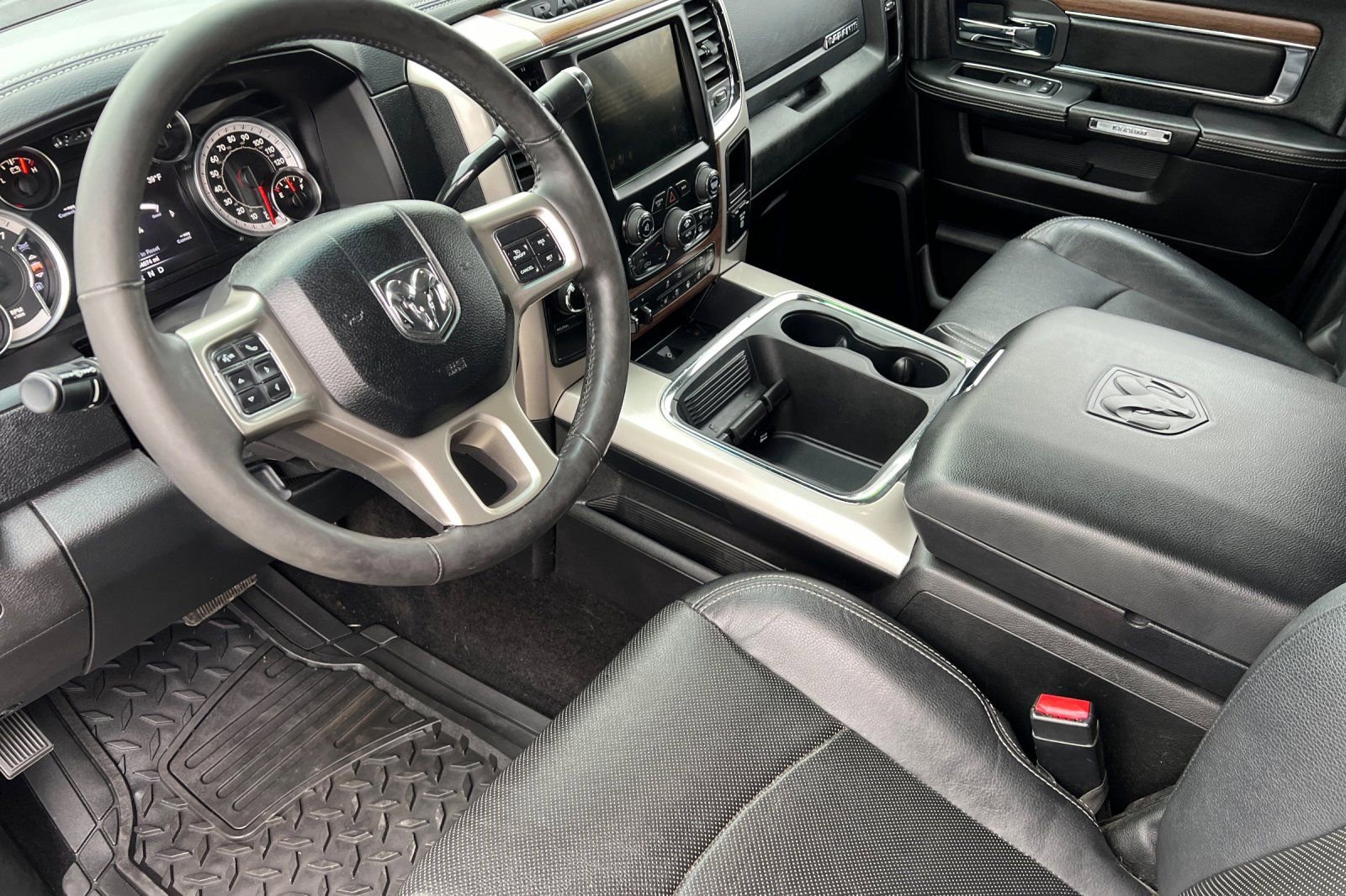 Used 2017 RAM 3500 Laramie image 9