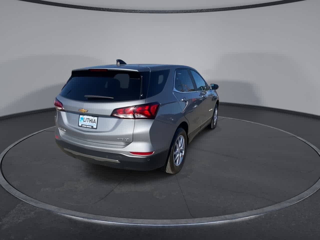 Used 2024 Chevrolet Equinox LT AWD/4WD image 8