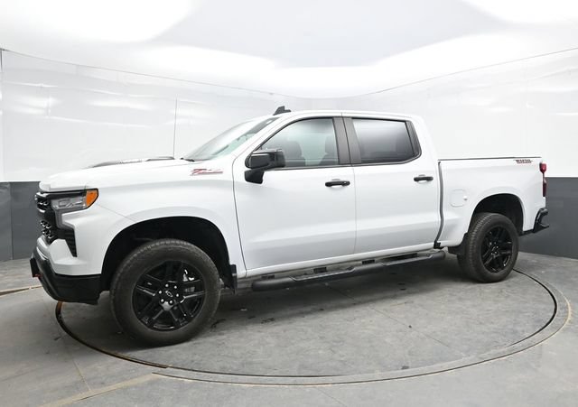 Used 2025 Chevrolet Silverado 1500 LT Trail Boss w/ Protection Package AWD/4WD image 3