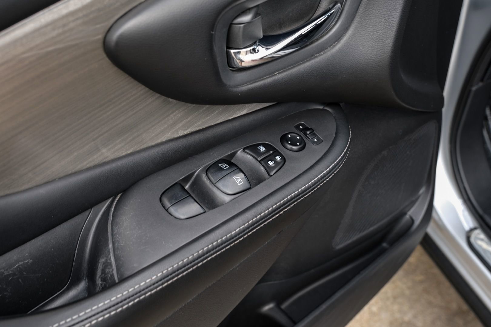 Used 2017 Nissan Murano S w/ Navigation Package image 39