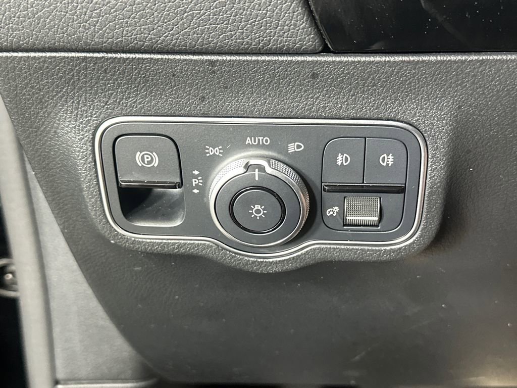 Certified 2022 Mercedes-Benz GLA 250 image 34
