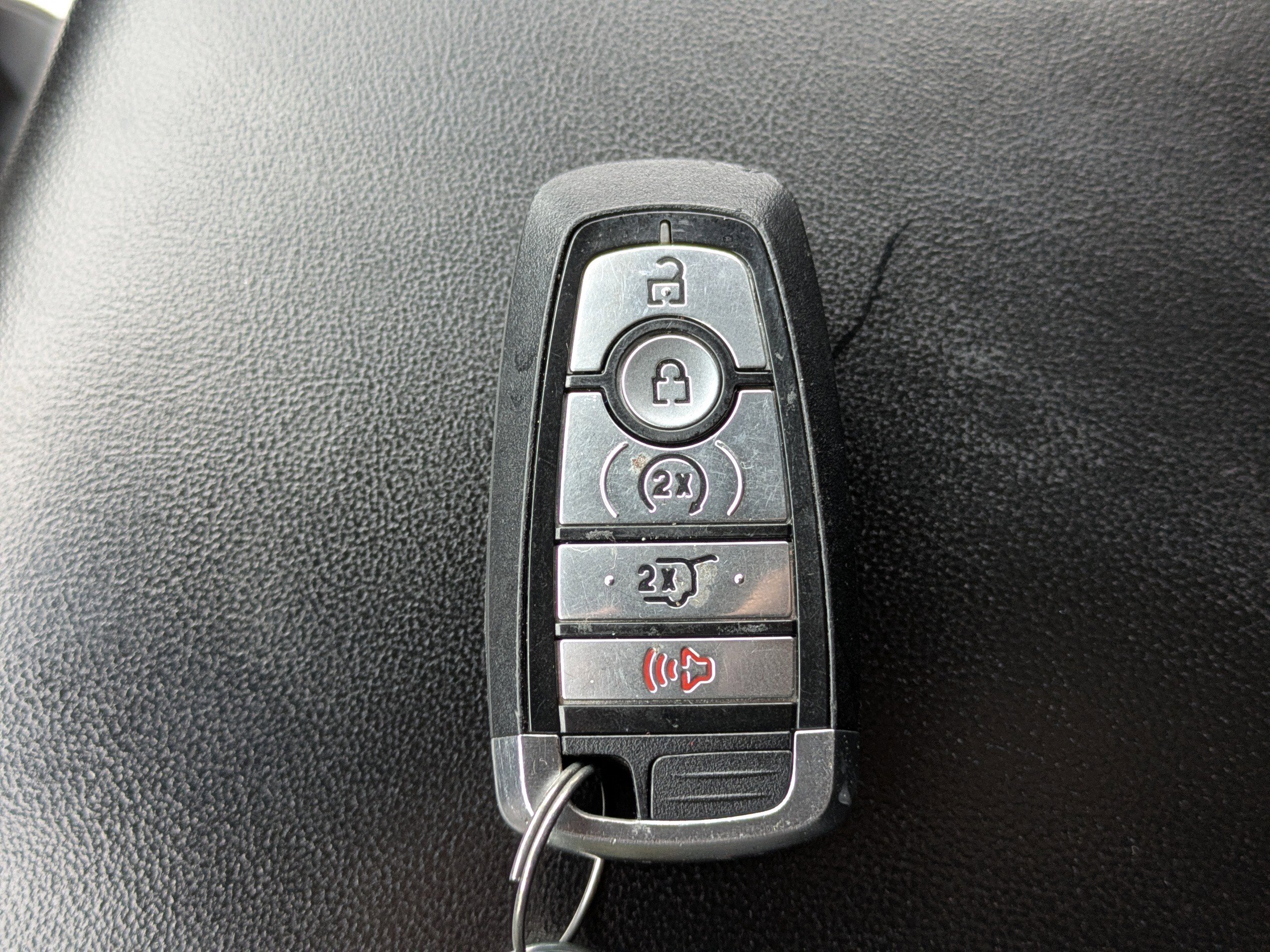 Used 2022 Ford Explorer XLT w/ Equipment Group 202A image 31