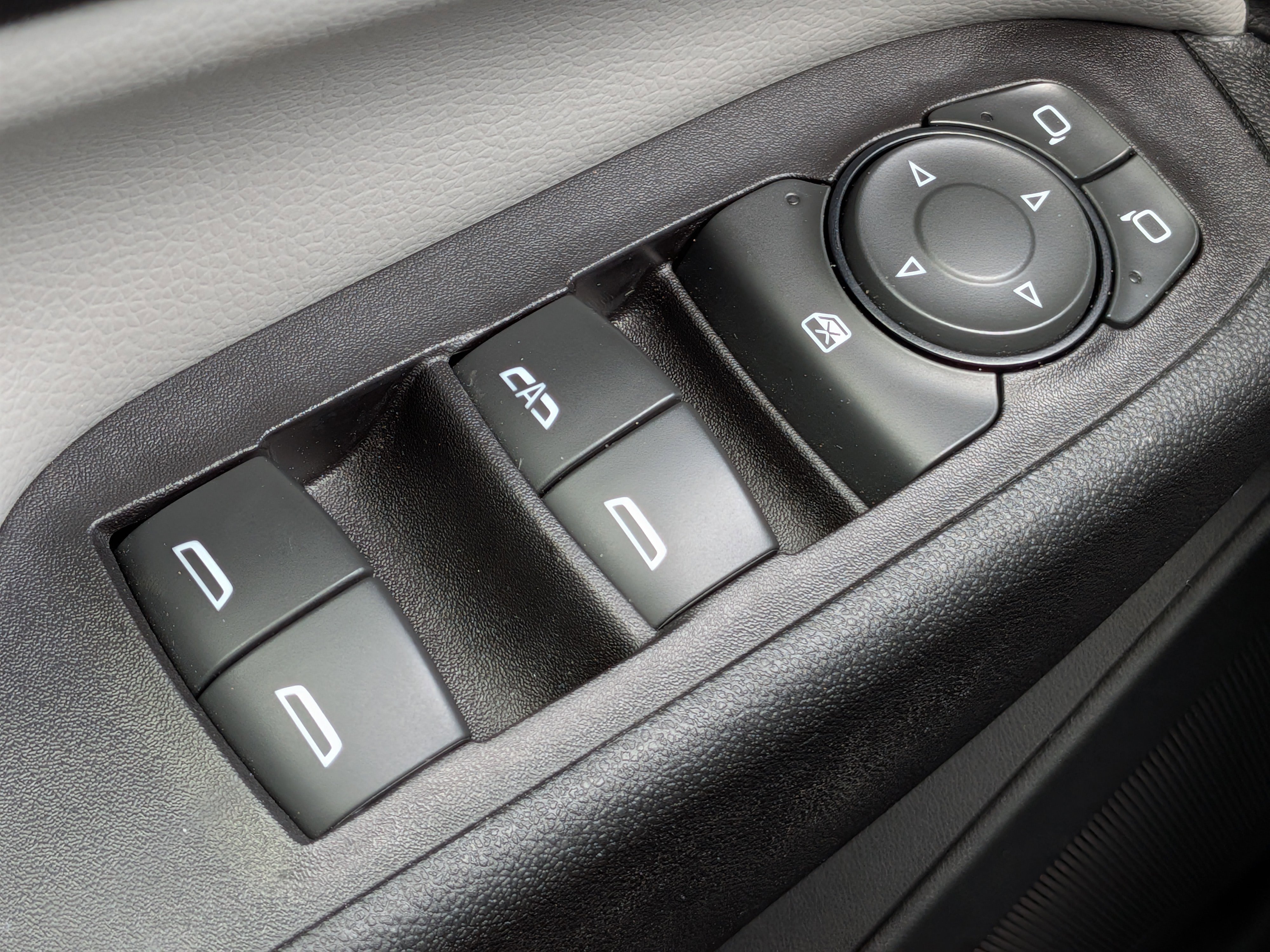 Certified 2020 Chevrolet Equinox LS image 20