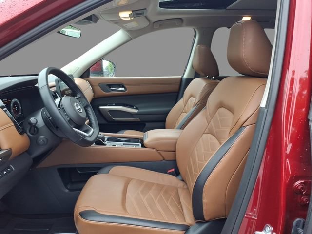 Certified 2025 Nissan Pathfinder Platinum w/ Cargo Package FWD image 21