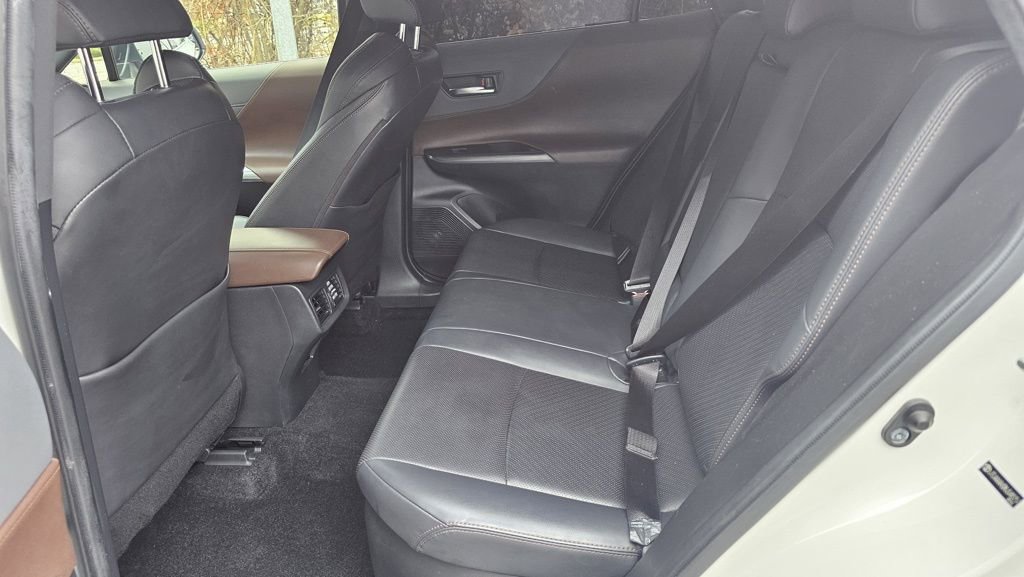 Used 2021 Toyota Venza XLE image 15