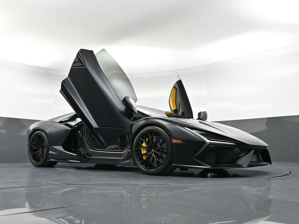 Used 2024 Lamborghini Revuelto image 36