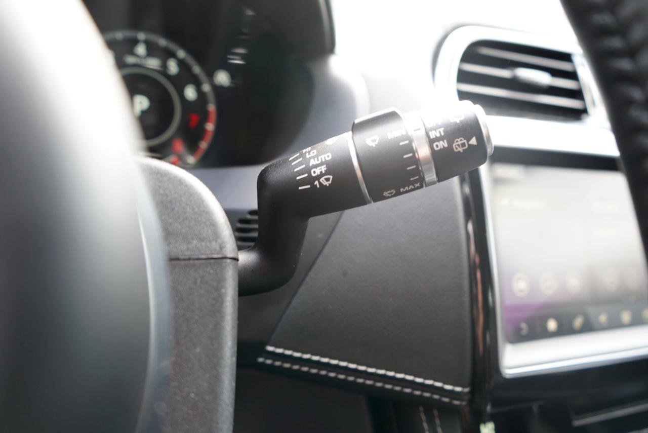 Used 2019 Jaguar F-PACE R-Sport image 38