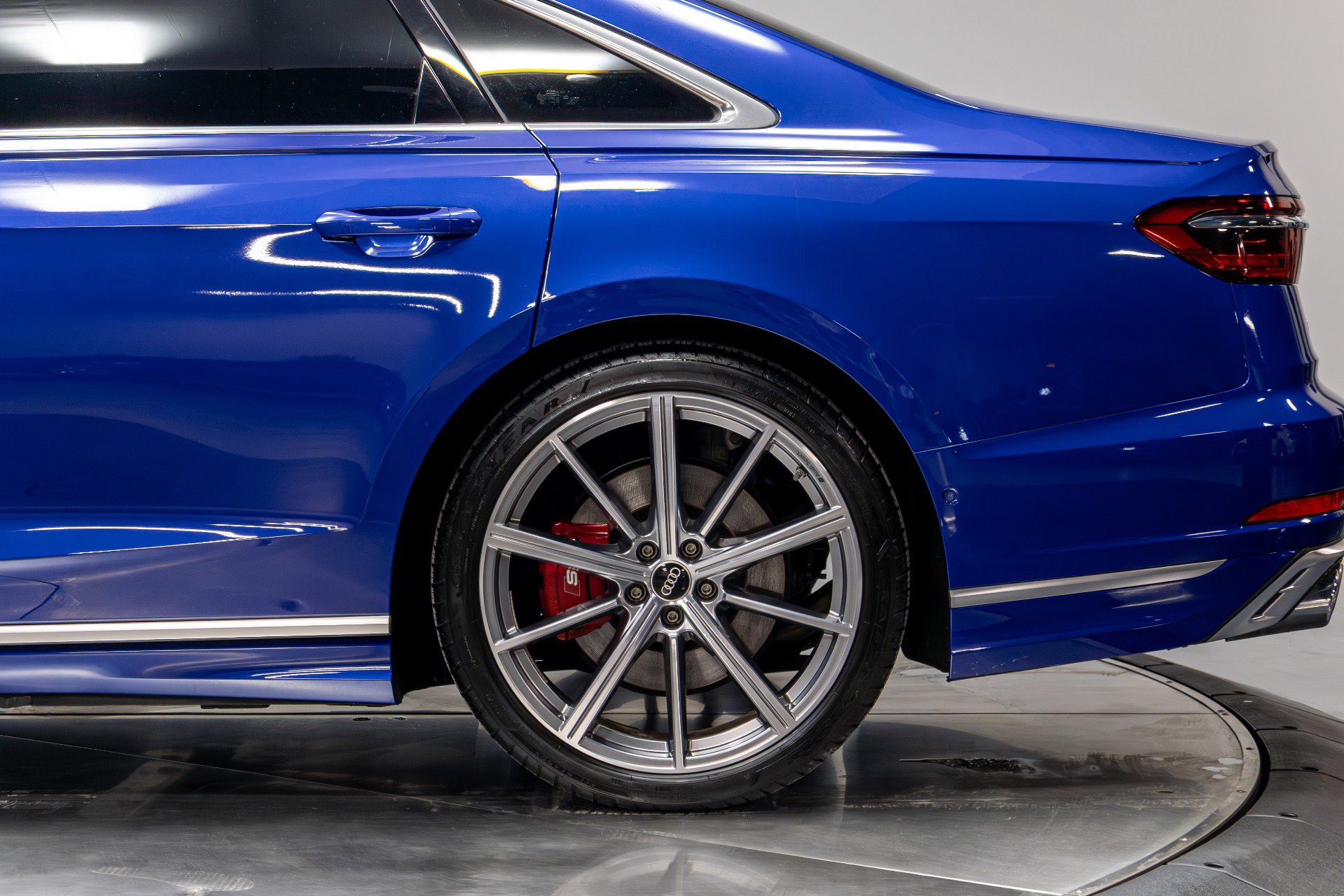 Used 2023 Audi S8 image 41