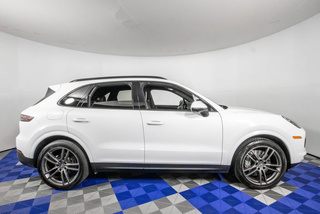 Used 2023 Porsche Cayenne image 4