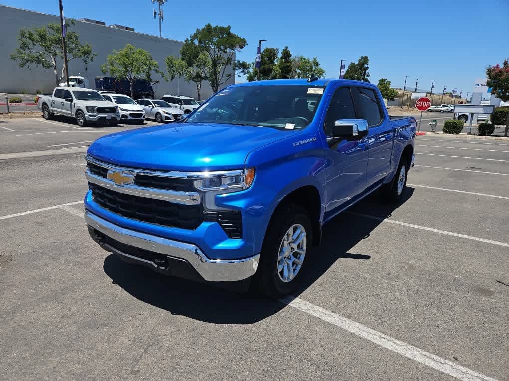 Used 2026 Chevrolet Silverado 1500 LT w/ Safety Package AWD/4WD image 1