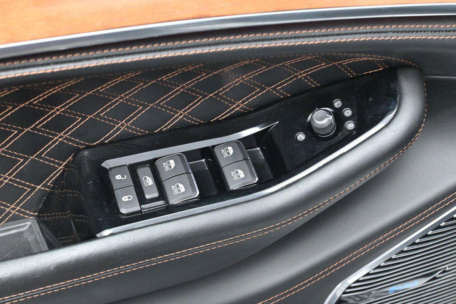 Used 2023 Jeep Grand Cherokee L Summit image 11