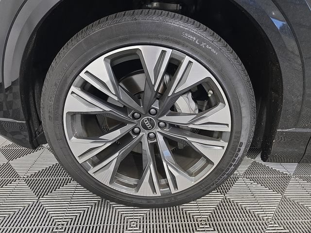Used 2026 Audi Q8 Prestige AWD/4WD image 9