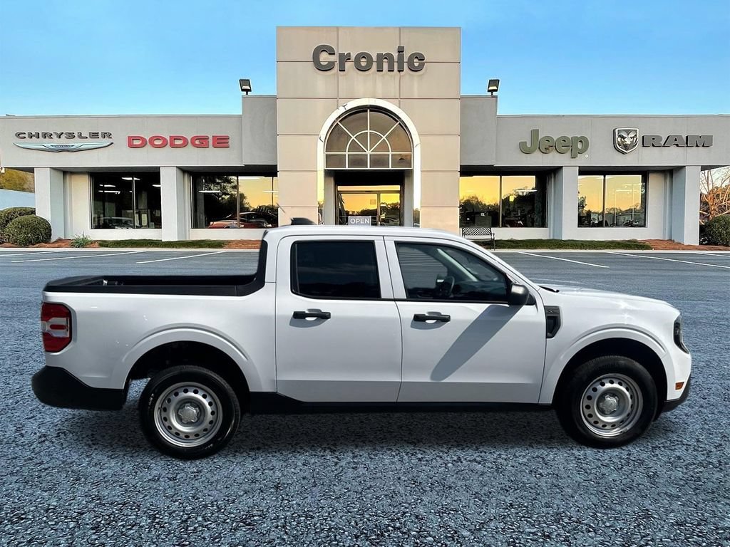 Used 2025 Ford Maverick XL FWD image 2