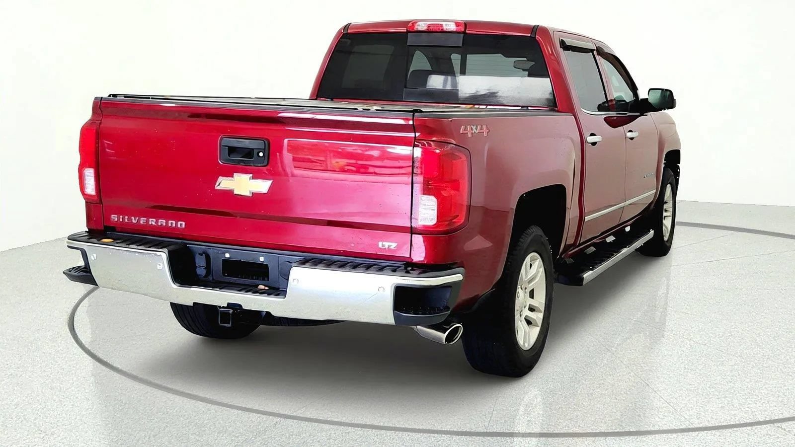 Used 2018 Chevrolet Silverado 1500 LTZ w/ LTZ Plus Package AWD/4WD image 8
