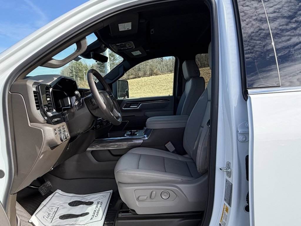 New 2026 Chevrolet Silverado 2500 LTZ w/ LTZ Premium Package image 12