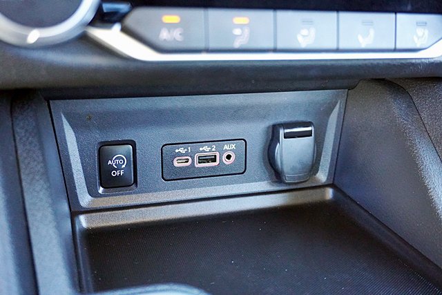 Used 2024 Nissan Sentra SV FWD image 38