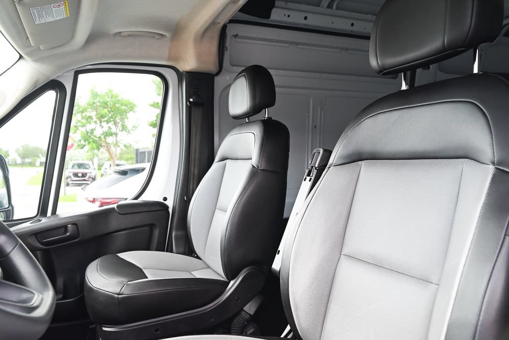 Used 2024 RAM ProMaster 2500 w/ Convenience Group FWD image 11