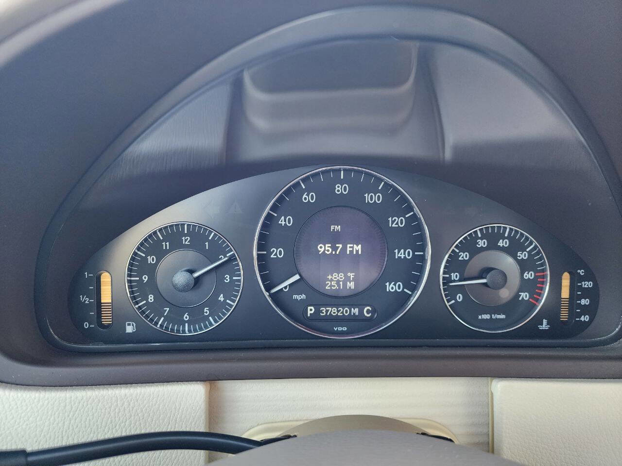 Used 2004 Mercedes-Benz CLK 320 Coupe image 9