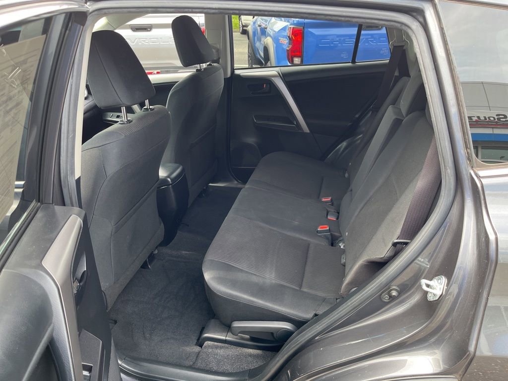 Used 2016 Toyota RAV4 LE image 31