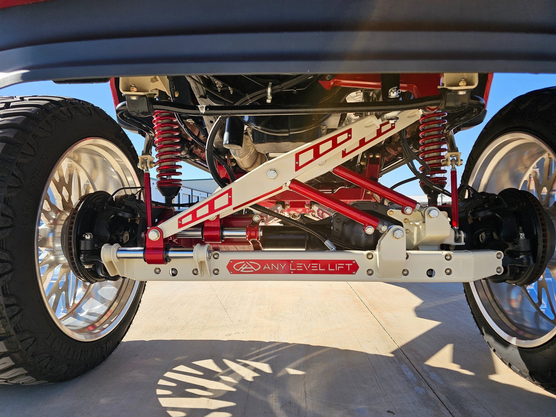 Used 2025 Ford F250 Platinum w/ FX4 Off-Road Package image 43