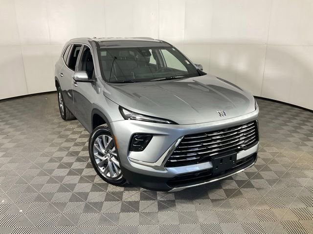 Used 2025 Buick Enclave Preferred image 42